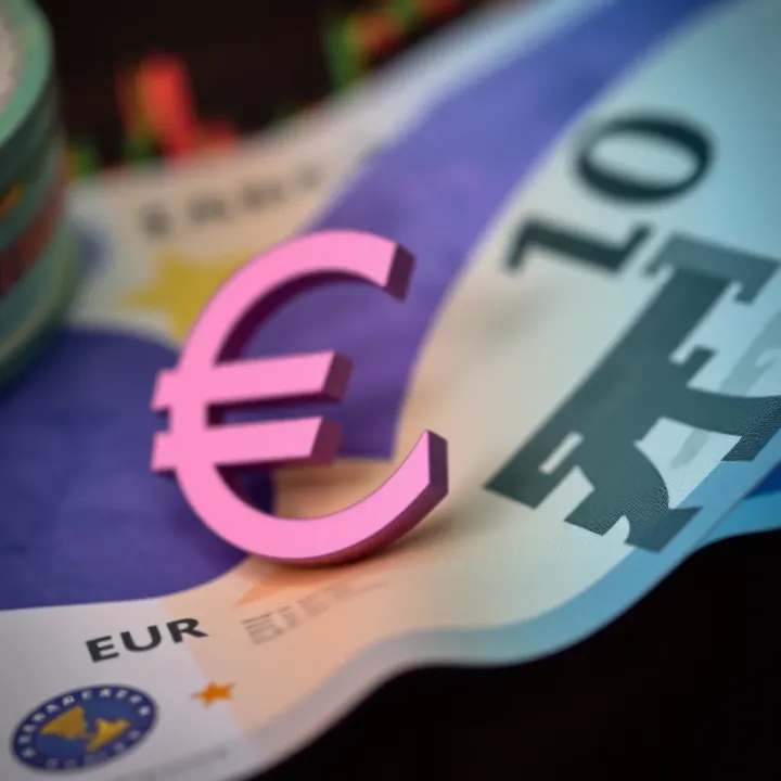 Global Monetary Policies and Geopolitical Impact on EUR/USD Exchange Rate Visual representation of global factors including monetary policies and geopolitical events impacting the EUR/USD currency pair